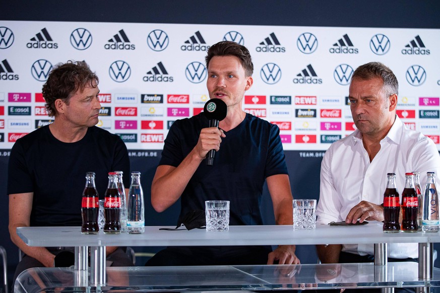 Medien Get-together, mit Bundestrainer Hansi Flick und seinem Team, DFB-Campus, 10.08.2021 Marcus Sorg Assistenztrainer, Danny Roehl Assistenztrainer, Hansi Flick Bundestrainer, Medien Get-together, m ...