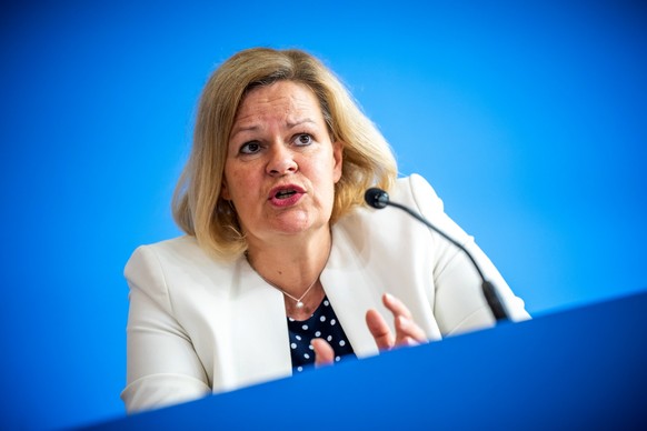 ARCHIV - 26.06.2024, Berlin: Nancy Faeser (SPD), Bundesministerin des Innern und Heimat, spricht bei einer Pressekonferenz (zu dpa: «Faeser stellt aktuelle Zahlen zu Kindesmissbrauch vor») Foto: Micha ...