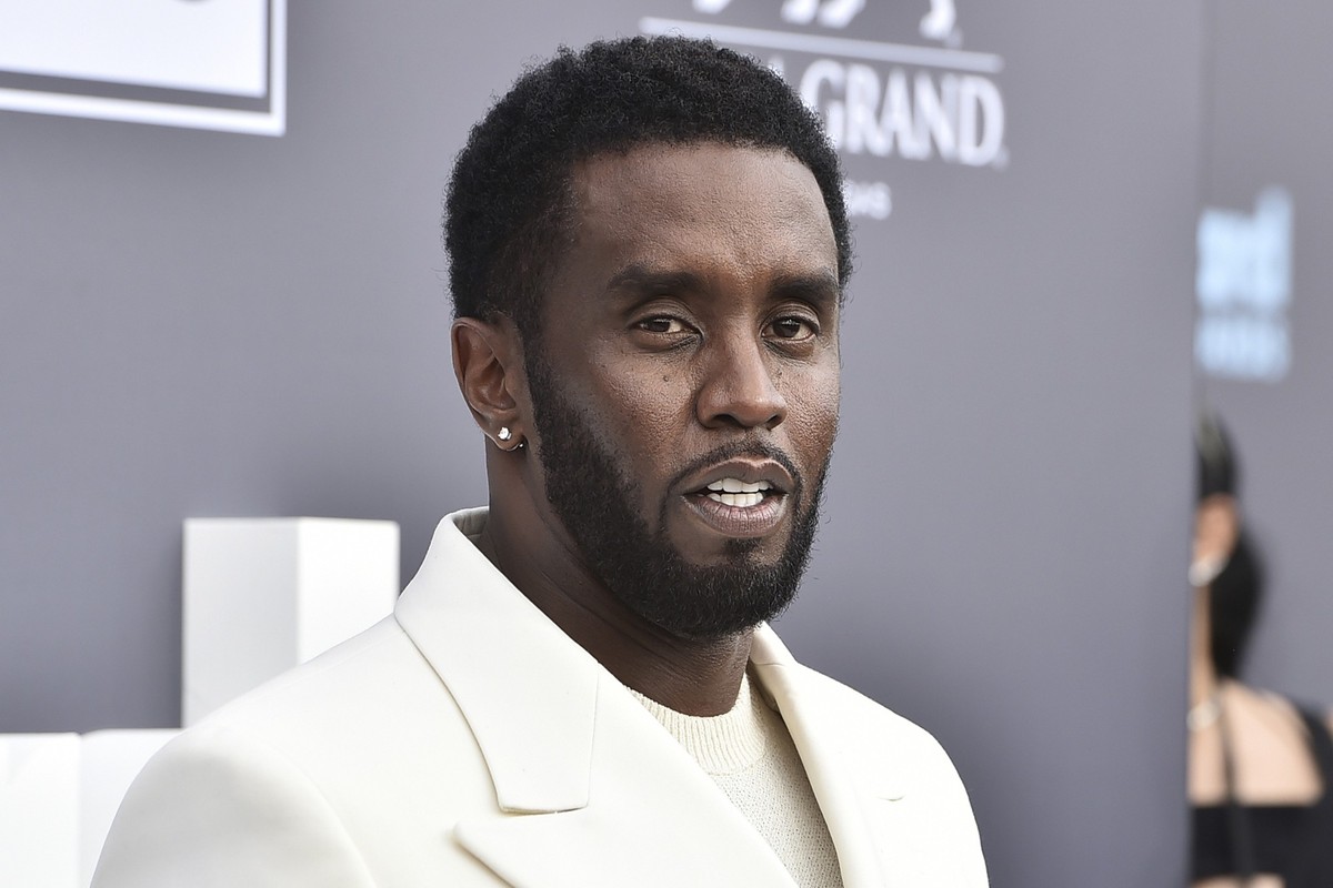 FILE - Music mogul and entrepreneur Sean &quot;Diddy&quot; Combs arrives at the Billboard Music Awards, May 15, 2022, in Las Vegas. Combs pushed back against a woman’s lawsuit that accused him of sexu ...