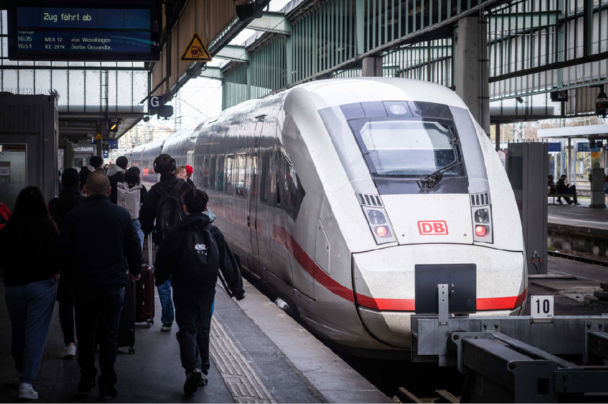 2022 musste die Deutsche Bahn knapp 93 Millionen Euro Entschädigungen an Reisende zahlen.