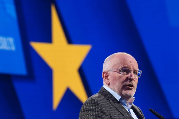 (190527) -- BRUSSELS, May 27, 2019 -- Frans Timmermans, vice-president of the European Commission and lead candidate of the European social-democrats, speaks at the European Parliament in Brussels, Be ...