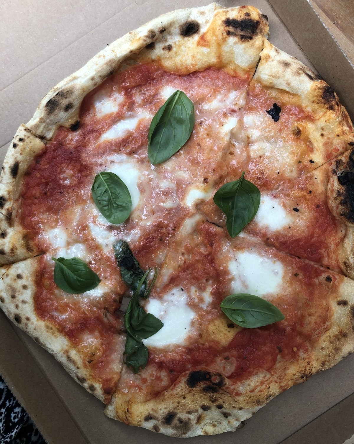 Im Schnitt sind die Preise für die gesamte Karte der Hamburger Pizzeria um drei Prozent gestiegen.