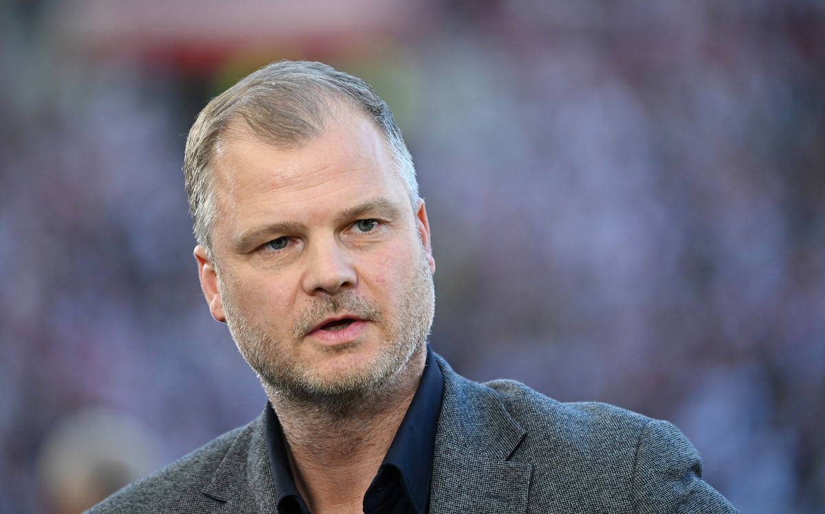 ARCHIV - 26.10.2024, Baden-Württemberg, Stuttgart: Fußball: Bundesliga, VfB Stuttgart - Holstein Kiel, 8. Spieltag, in der MHPArena. Fabian Wohlgemuth, Sportvorstand des VfB Stuttgart vor dem Spiel. ( ...