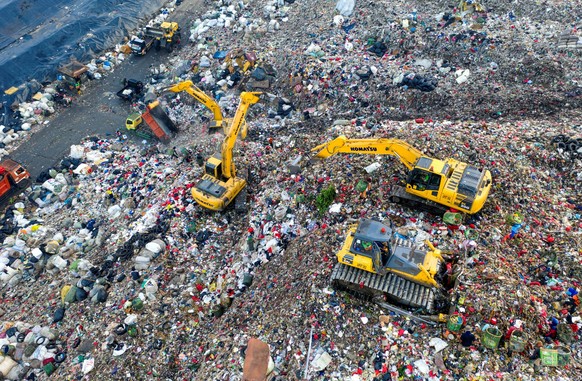Weltweit besteht ein riesiges Plastikproblem: Bis zu 450 Jahre dauert es, bis Plastik abgebaut ist.
