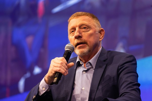 23.03.2023, Baden-Württemberg, Rust: Boris Becker spricht mit dem Sportjournalisten Masefield (nicht im Bild) auf der Bühne der Internet-Branchentagung «Cloudfest» . Becker spricht bei dem Treffen der ...