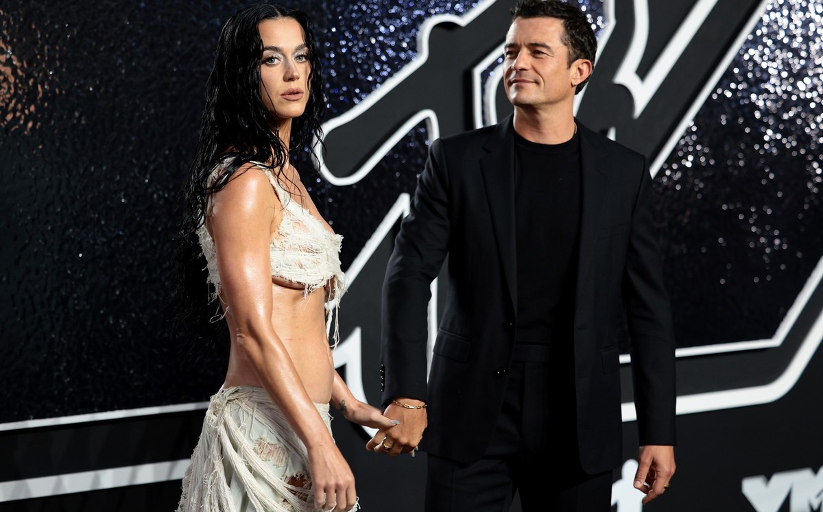ELMONT, NEW YORK - SEPTEMBER 11: (EDITOR’S NOTE: Image contains partial nudity.) (L-R) Katy Perry and Orlando Bloom attend the 2024 MTV Video Music Awards at UBS Arena on September 11, 2024 in Elmont, ...