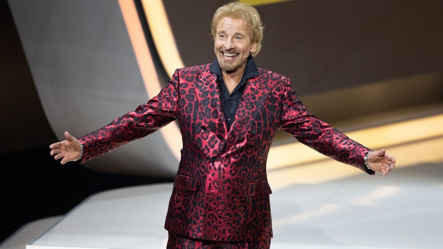 FRIEDRICHSHAFEN, GERMANY - NOVEMBER 19: Thomas Gottschalk is seen on stage during the &quot;Wetten, dass...?&quot; Live Show on November 19, 2022 in Friedrichshafen, Germany. (Photo by Andreas Rentz/G ...