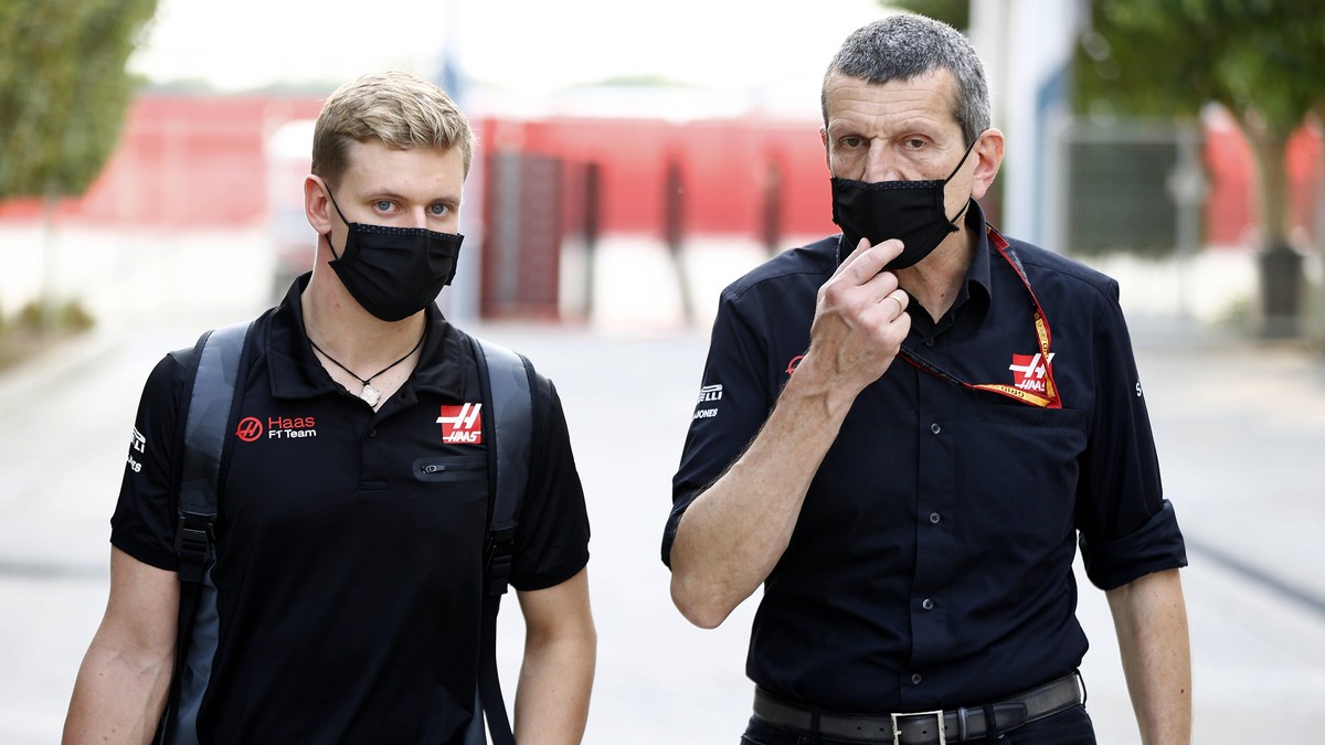 2020 Sakhir GP BAHRAIN INTERNATIONAL CIRCUIT, BAHRAIN - DECEMBER 02: Guenther Steiner, Team Principal, Haas F1 and Mick Schumacher during the Sakhir GP at Bahrain International Circuit on Wednesday De ...