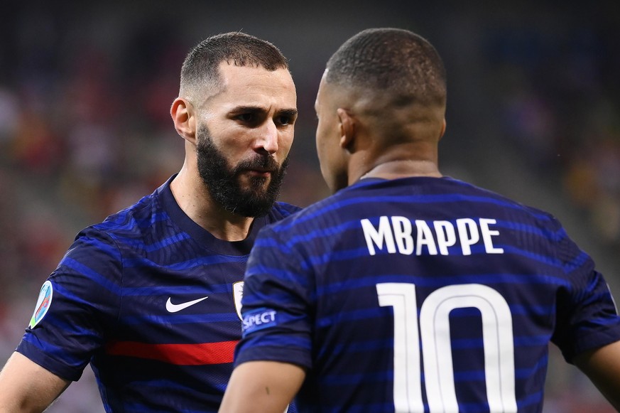 BUCHAREST, ROMANIA - JUNE 28: Karim Benzema of France celebrates with Kylian Mbappe after scoring their side's first goal during the UEFA Euro 2020 Championship Round of 16 match between France and Sw ...