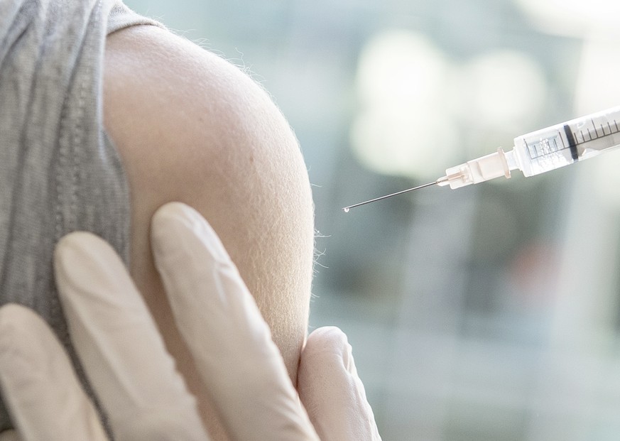 ILLUSTRATION - Zum Themendienst-Bericht vom 13. Juli 2020: Schutz in zwei Schitten: Die zweite Impfung gegen Mumps, Masern und R