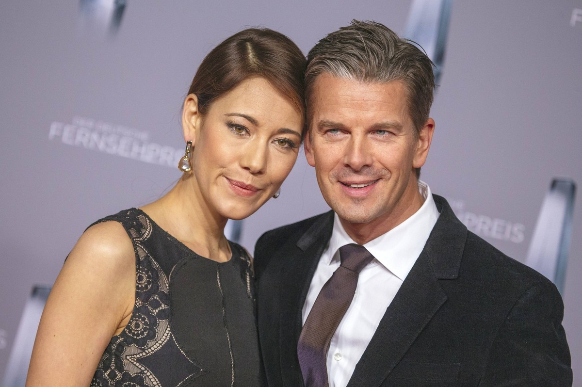 Markus Lanz mit Ehefrau Angela Gessmann bei der Verleihung des Deutschen Fernsehpreises 2016 in den D�sseldorfer Rheinterrassen. D�sseldorf, 13.01.2016 Foto:xC.xHardtx/xFuturexImage

Markus Lanz wit ...