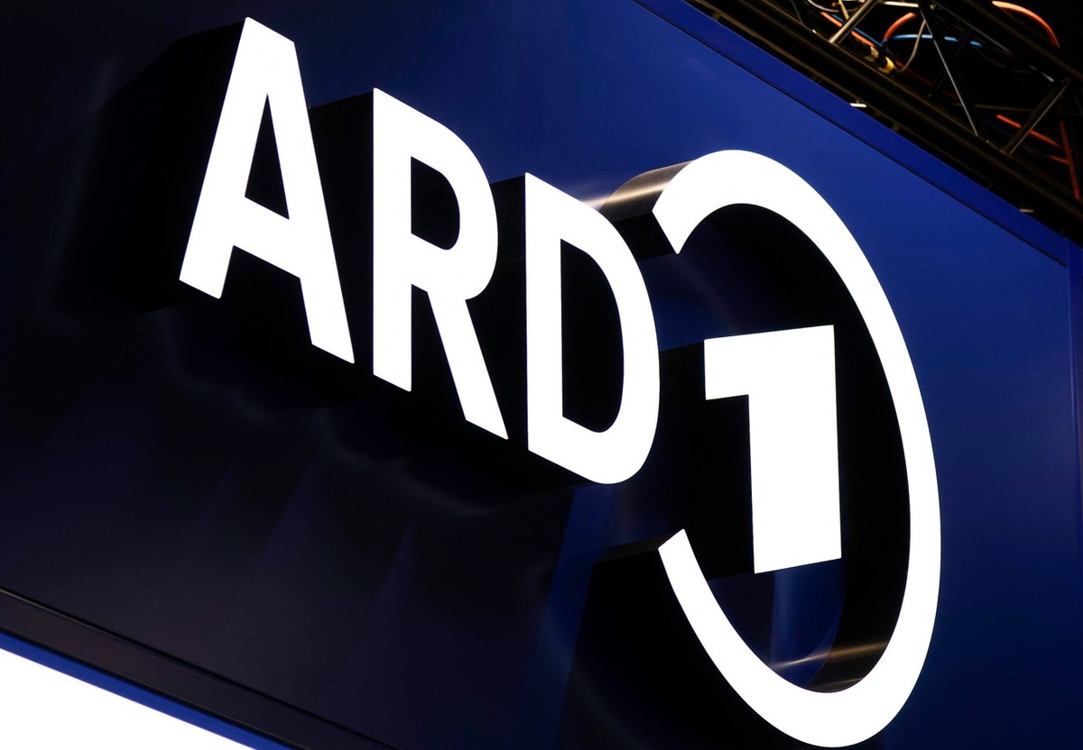 21.08.2024, Spielemesse gamescom in Köln. Logo am Stand von ARD. 21.08.2024, Spielemesse gamescom in Köln 21.08.2024, Spielemesse gamescom in Köln *** 21 08 2024, games fair gamescom in Cologne Logo a ...