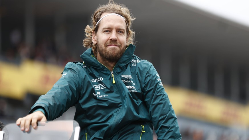 RECORD DATE NOT STATED Formula 1 2022: Japanese GP SUZUKA, JAPAN - OCTOBER 09: Sebastian Vettel, Aston Martin drivers parade during the Japanese GP at Suzuka on Sunday October 09, 2022 in Suzuka, Japa ...