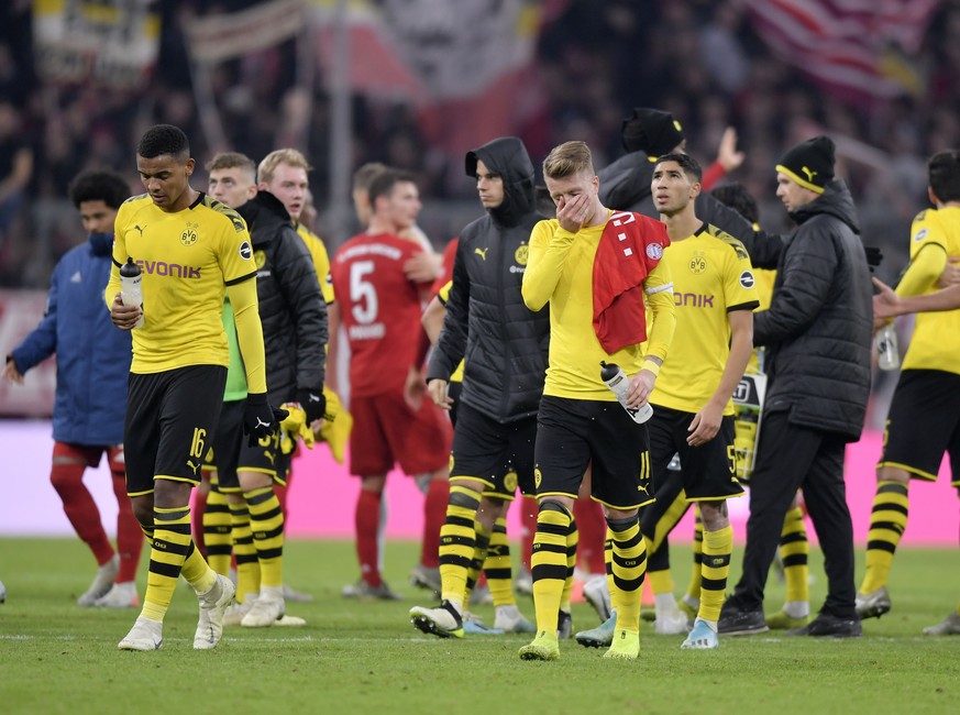 Das war nix. Die Dortmunder Spieler nach der 0:4-Niederlage in München.