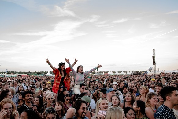 BERLIN, GERMANY - JUNE 12: Audience of The Strokes during Tempelhof Sounds at Tempelhof Airport on June 12, 2022 in Berlin, Germany. (Photo by Jana Legler/Redferns)