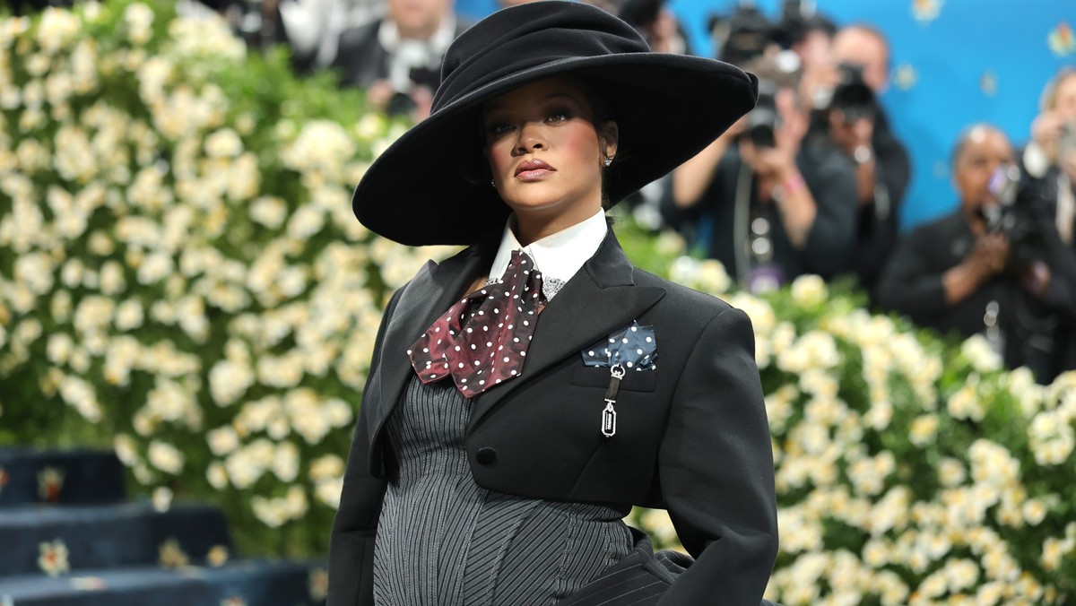 NEW YORK, NEW YORK - MAY 05: Rihanna attends the 2025 Met Gala Celebrating &quot;Superfine: Tailoring Black Style&quot; at Metropolitan Museum of Art on May 05, 2025 in New York City. (Photo by Dia Di ...