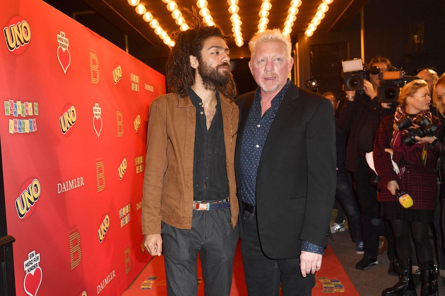 Noah Becker mit Vater Boris Becker beim Place To B Playing for Charity im Provocateur Hotel. Berlin, 24.10.2019 *** Noah Becker with father Boris Becker at the Place To B Playing for Charity in the Pr ...