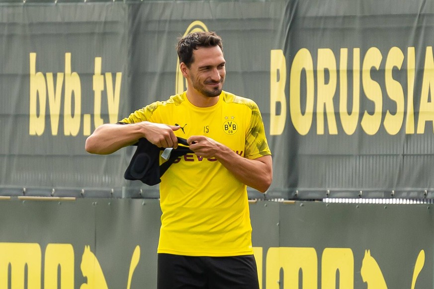 Dortmund, Germany, 05.07.2019, 1. Bundesliga, Training BV Borussia Dortmund, Mats Hummels (BVB) lacht, lachen, laughs ( Defodi-01001215846 *** Dortmund, Germany, 05 07 2019, 1 Bundesliga, Training BV  ...