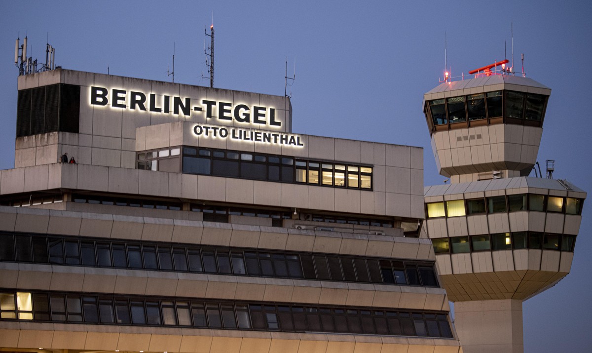 ARCHIV - 07.11.2020, Berlin: Der Flughafen Tegel am letzten Tag des regulären Betriebs. Auf dem Gelände des Berliner Flughafens Tegel soll neben einem Industrie- und Forschungspark auch das größte Hol ...