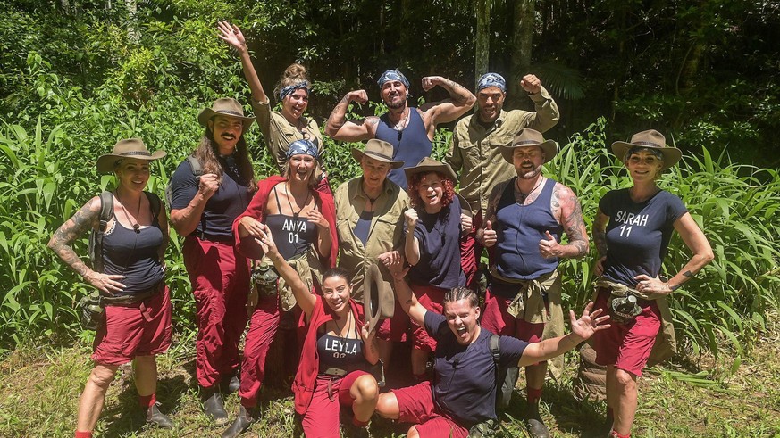 ACHTUNG: SPERRFRIST FÜR ALLE MEDIEN BIS FREITAG, 19.01.2024, 23.15 UHR !!! Tag 1: Die Stars v.l.o.: Kim Virginia, Mike Heiter, David Odonkor, v.l.u.: Cora Schumacher, Fabio Knez, Anya Elsner, Leyla La ...