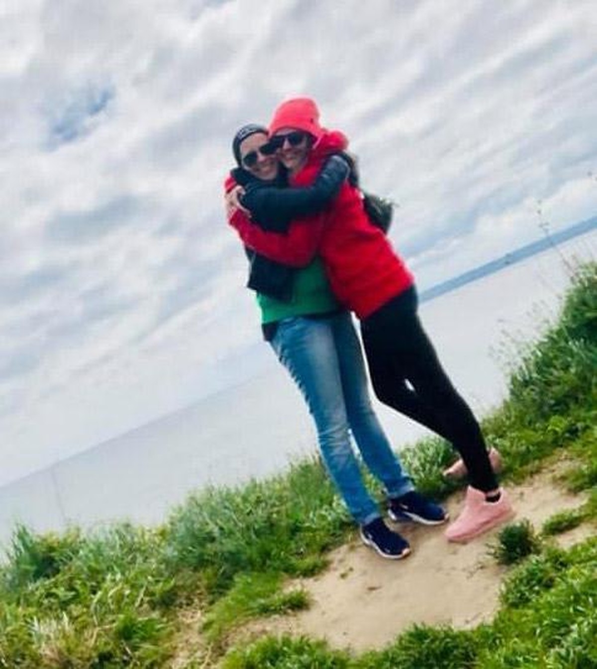 Alina und Fiona sind beste Freundinnen und wissen, dass sie sich immer aufeinander verlassen können.