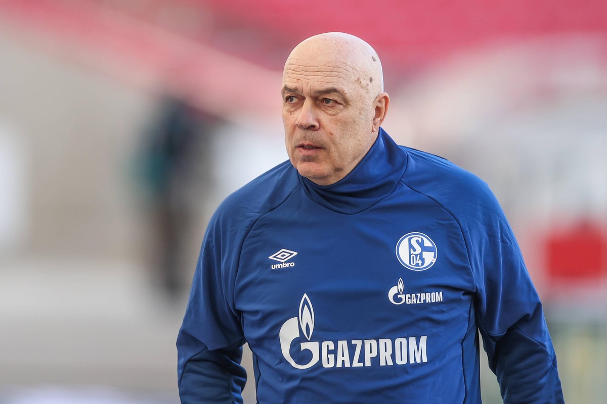 27.02.2021, Fussball, Saison 2020/2021, 1. Bundesliga, 23.Spieltag, VfB Stuttgart - FC Schalke 04, Cheftrainer Christian Gross FC Schalke 04 Tim Rehbein/RHR-FOTO DFL REGULATIONS PROHIBIT ANY USE OF PH ...