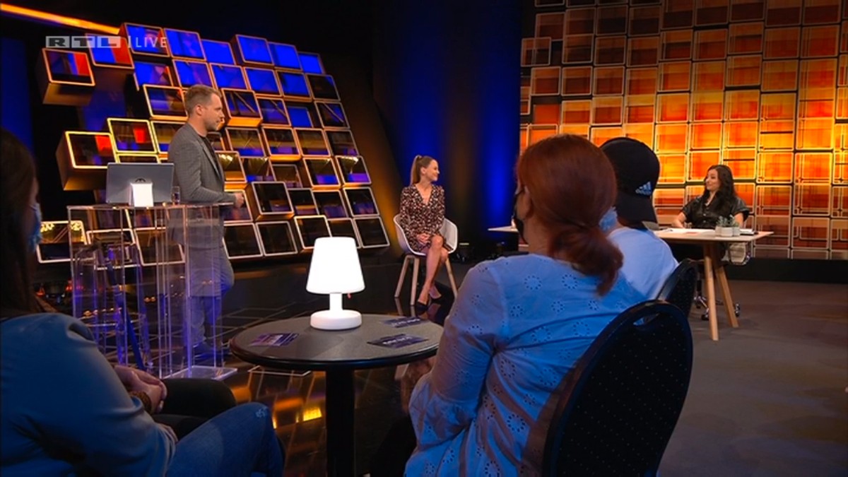 Zu Gast bei "Pocher – gefährlich ehrlich!": Sandy Meyer-Wölden (Mitte).