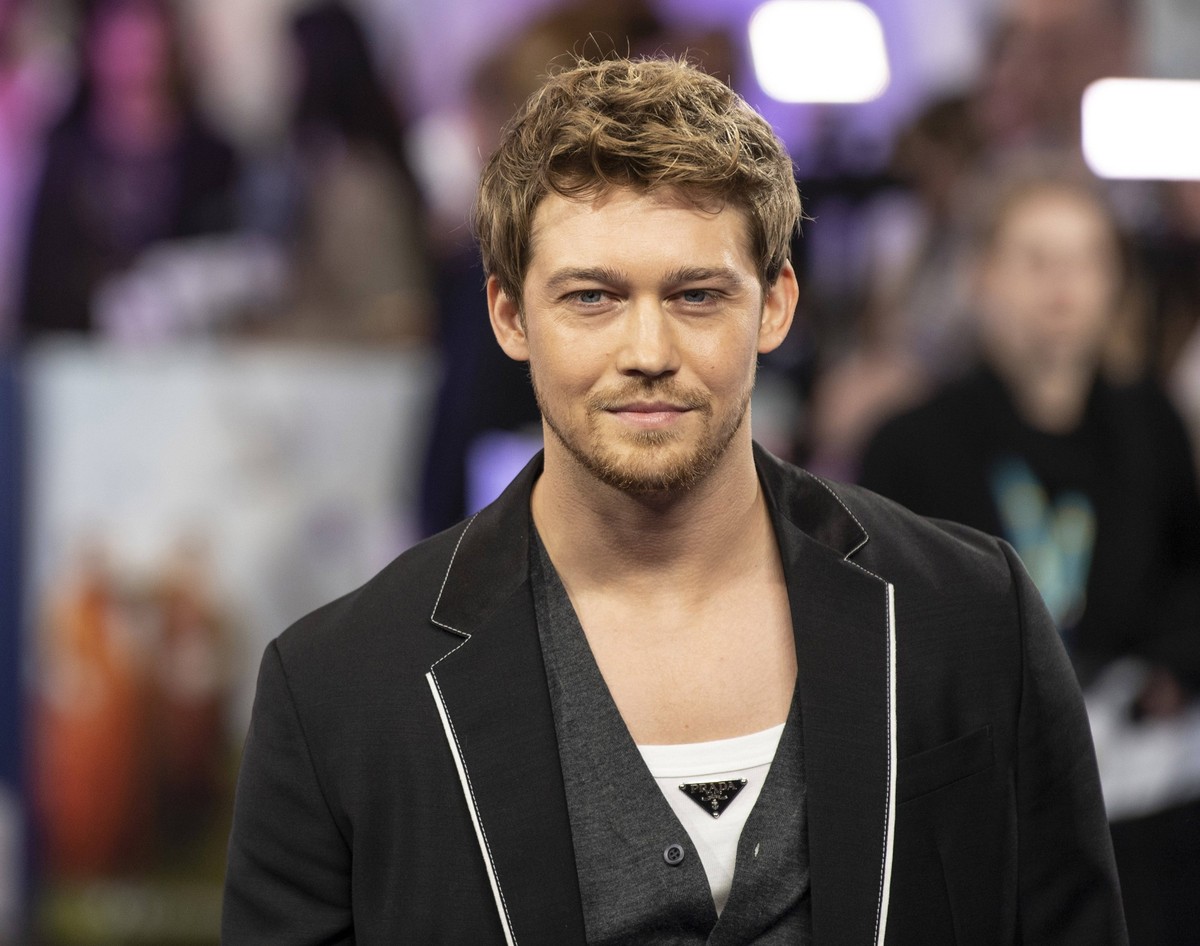 Catherine Called Birdy Premiere London, UK. Joe Alwyn at the UK Premiere of Catherine Called Birdy at The Curzon Mayfair. 20th September 2022. LMK386-SLIVE200922-001 PUBLICATIONxINxGERxSUIxAUTxONLY