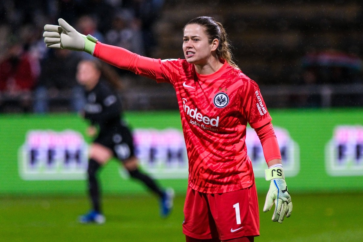 Stina Johannes Eintracht Frankfurt, 01 gestikuliert, GER, Eintracht Frankfurt vs SC Freiburg, Fussball, Google Pixel Frauen Bundesliga, 6. Spieltag, Saison 2024/2025, 14.10.2024 DFB REGULATIONS PROHIB ...