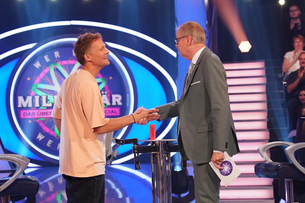 Jannik Kuhle (l.) und G�nther Jauch
+++ Die Verwendung des sendungsbezogenen Materials ist nur mit dem Hinweis und Verlinkung auf RTL+ gestattet. +++
