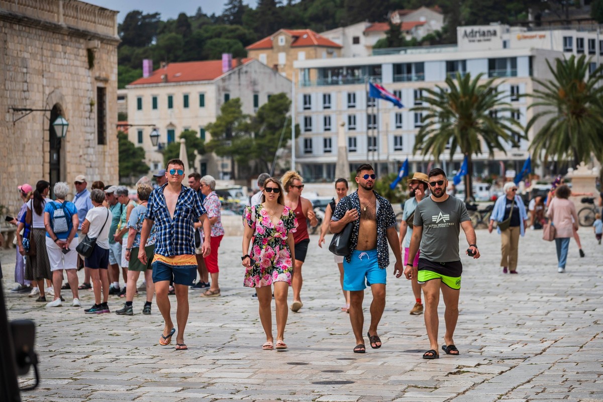 Croatia early summer Tourist are seen at city Hvar at Island Hvar, Croatia on may 18, 2024. ZvonimirxBarisin/PIXSELL