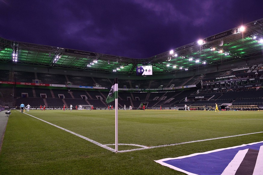 Damit das Stadion nicht so leer aussieht, haben die Gladbacher eine witzige Idee.