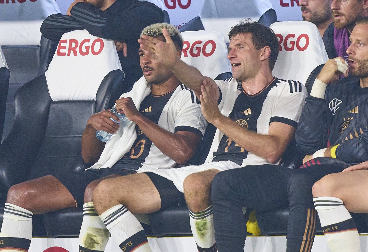 Thomas M�ller, Mueller, DFB 13 Serge Gnabry, DFB 10 in the friendly match GERMANY - FRANCE 2-1 DEUTSCHLAND - FRANKREICH 2-1 Preparation for European Championships 2024 in Germany ,Season 2023/2024, on ...