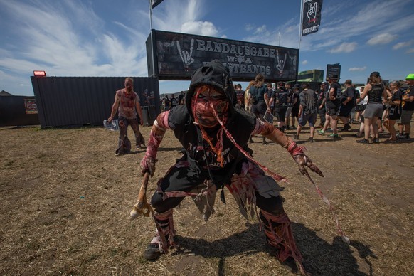 Das Festival-Gelände wurde von einer Horde an Zombies gestürmt.