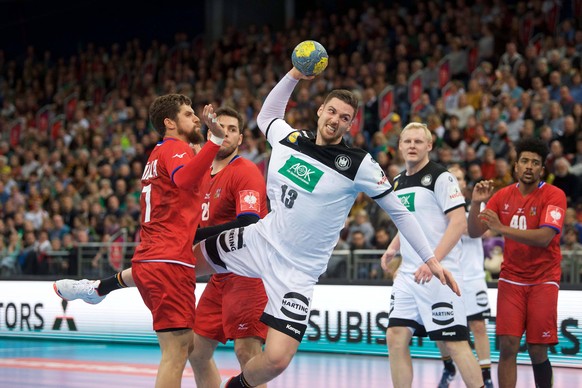 Handball Hannover 04.01.2019 testspiel Vorbereitungsspiel Deutschland (GER) - Tschechien (CZE) Hendrik Pekeler (Deutschland, No.13) hhcze07 *** Handball Hannover 04 01 2019 test match preparation game ...