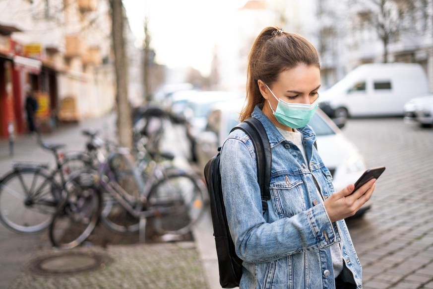 Auf deinem Smartphone könnte das Coronavirus fast einen Monat überleben – unter bestimmten Bedingungen.