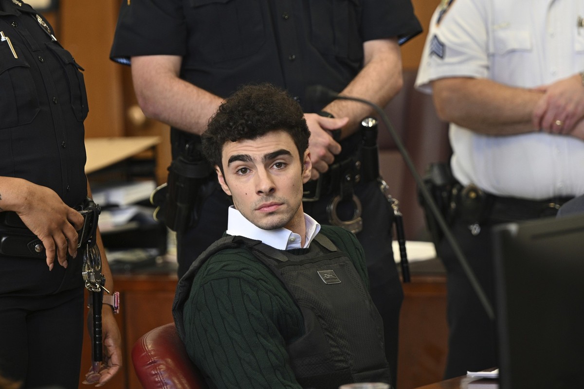 FILE - Luigi Mangione, accused of fatally shooting Brian Thompson, the CEO of UnitedHealthcare, appears in Manhattan state court in New York, Friday, Feb. 21, 2025. (Curtis Means/Pool Photo via AP, Fi ...