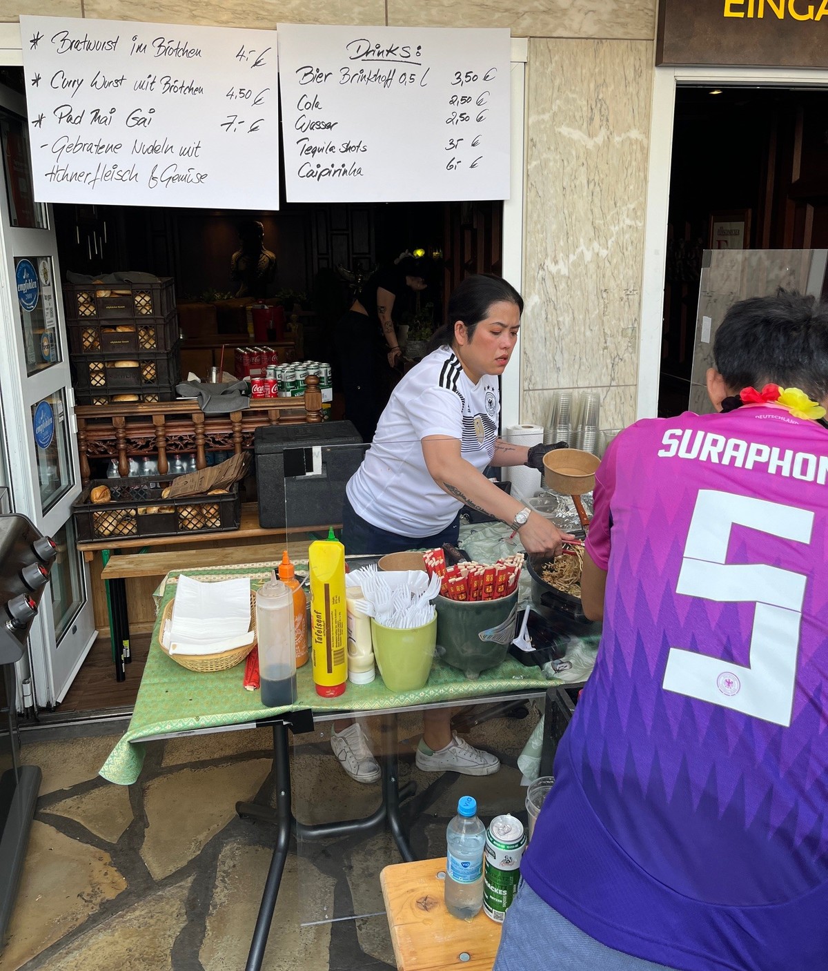 Im "Tam Nag Thai" gab's plötzlich auch Bratwurst.