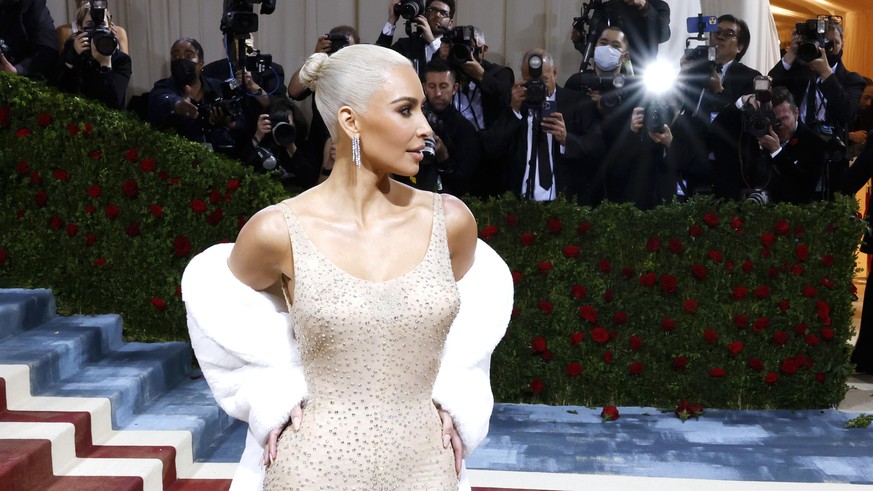 Kim Kardashian zeigte sich auf der diesjährigen Met Gala in einem Dress, das früher Marilyn Monroe gehörte.