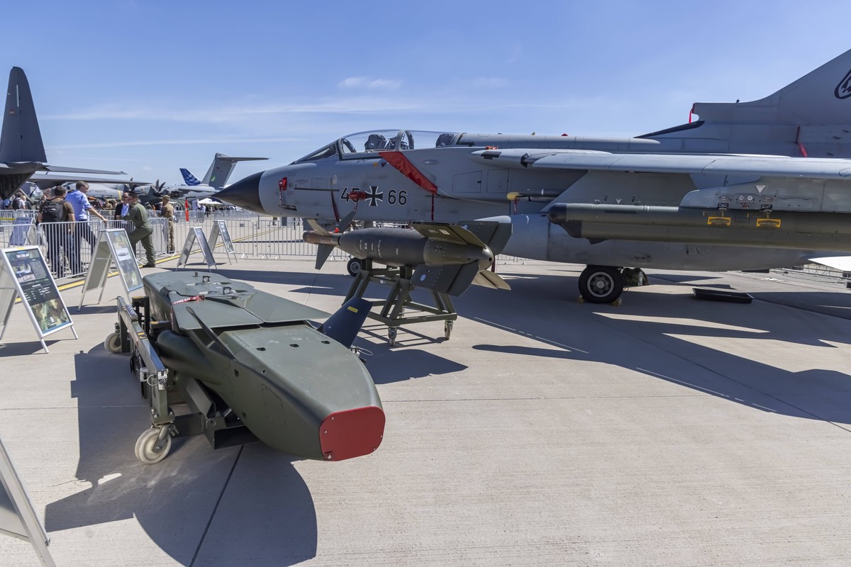 ILA Berlin Air Show. Internationale Luft- und Raumfahrtausstellung Berlin. 4566 GERMAN AIR FORCE, LUFTWAFFE, TORNADO-IDS. Taurus KEPD 350. // 22.06.2022: Deutschland, Brandenburg, Sch�nefeld. *** ILA  ...