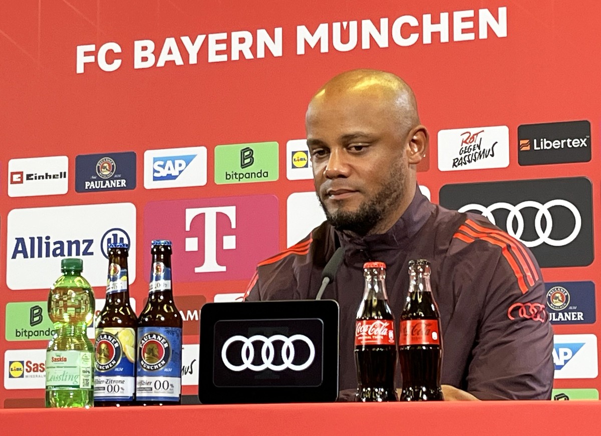 22.07.2024, Bayern, Rottach-Egern: Fußball: Bundesliga, Trainingslager FC Bayern, Bayern Münchens Trainer Vincent Kompany nimmt an einem Pressegespräch teil. Foto: Christian Kunz/dpa +++ dpa-Bildfunk  ...