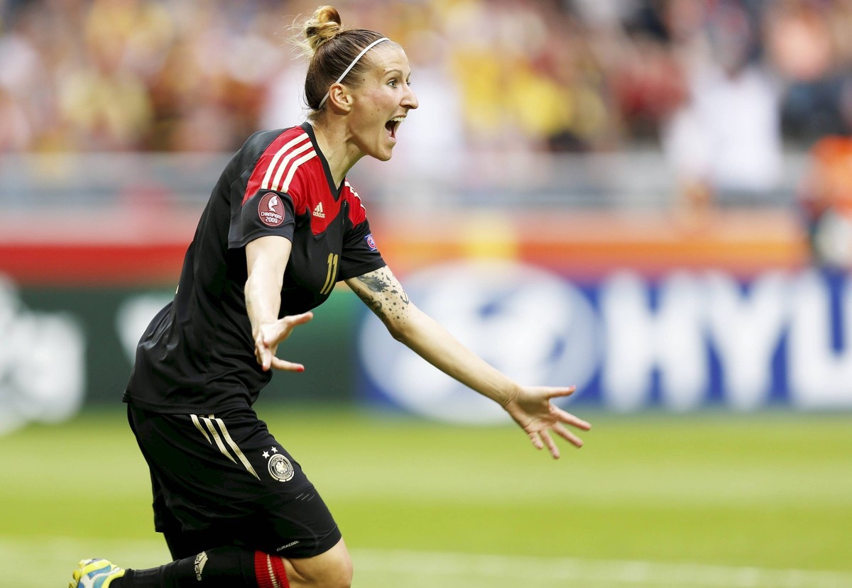 28.07.2013, Inside Friends Arena, Solna, SWE, UEFA Damen Euro, Deutschland vs Norwegen, Finale, im Bild, Germany 11 Anja Mittag score 1-0, // during UEFA Womens Euro Final Match between Germany and No ...