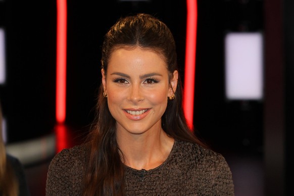 Hamburg, Deutschland 24. Juni 2022: NDR Talk Show - 24.06.2022 Im Bild: Lena Meyer-Landrut lächelnd NDR Studio Hamburg *** Hamburg, Germany 24 June 2022 NDR Talk Show 24 06 2022 In picture Lena Meyer  ...