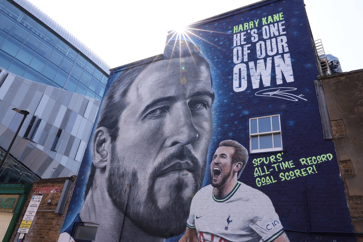 London, England, 20th May 2023. A mural of Harry Kane of Tottenham Hotspur is seen outside the stadium before the Premier League match at the Tottenham Hotspur Stadium, London. Picture credit should r ...