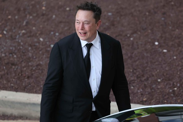 July 12, 2021, Wilmington, DE, United States of America: Tesla founder ELON MUSK leaves the New Castle County Courthouse in Wilmington after testifying before the Chancery Court in a case over the com ...