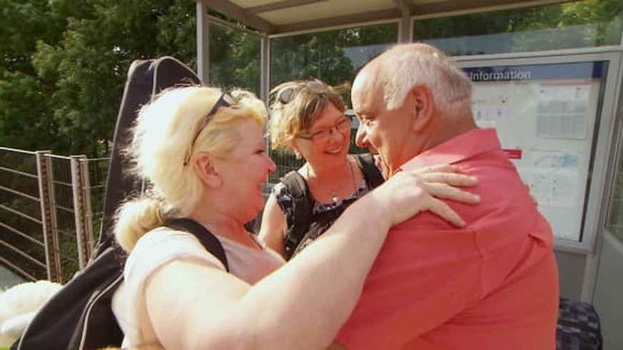 Bei der Begrüßung von Bauer Jürgen verstanden sich Kerstin (r.) und Maggie noch prächtig.