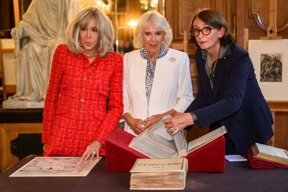 King Charles Visit To France - Visit To The BNF Queen Camilla and Brigitte Macron at the Bibliotheque nationale de France BNF for the launch of a new UK-France literary prize, the Entente Litteraire P ...