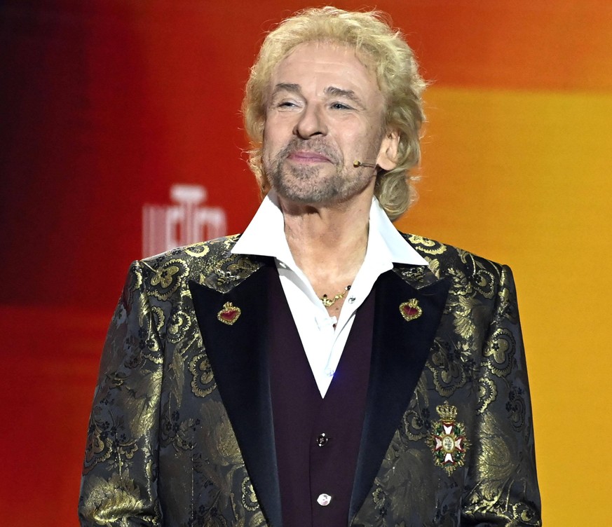 Thomas Gottschalk in der ZDF-Unterhaltungsshow Wetten, dass.. live aus der Messehalle. Nürnberg, 06.11.2021 *** Thomas Gottschalk in the ZDF entertainment show Wetten, dass live from the exhibition ha ...