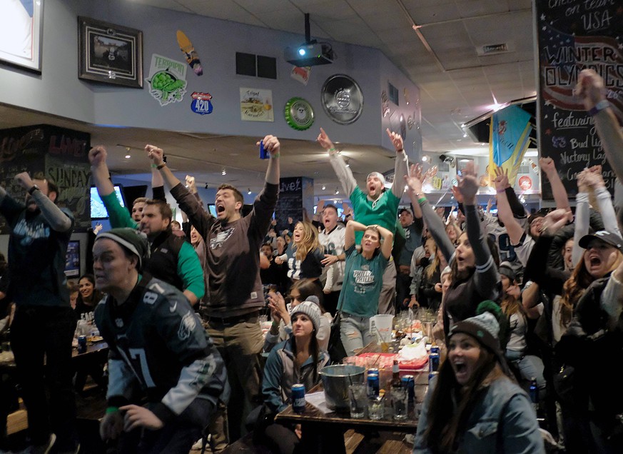 "Philadelphia Eagles"-Fans freuen sich über den Sieg gegen die "Patriots".