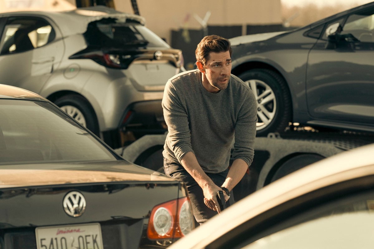 HANDOUT - 23.03.2022, USA, ---: John Krasinski als Jack Ryan in einer Szene aus «Tom Clancy&#039;s Jack Ryan» (undatierte Filmszene). Am 30.06.2023 geht die Politthriller-Serie um den CIA-Analsyten be ...